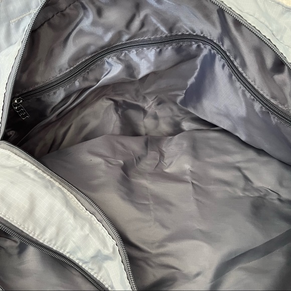 Nylon Ripstop Travel Shoulder Bag - Picture 10 of 13